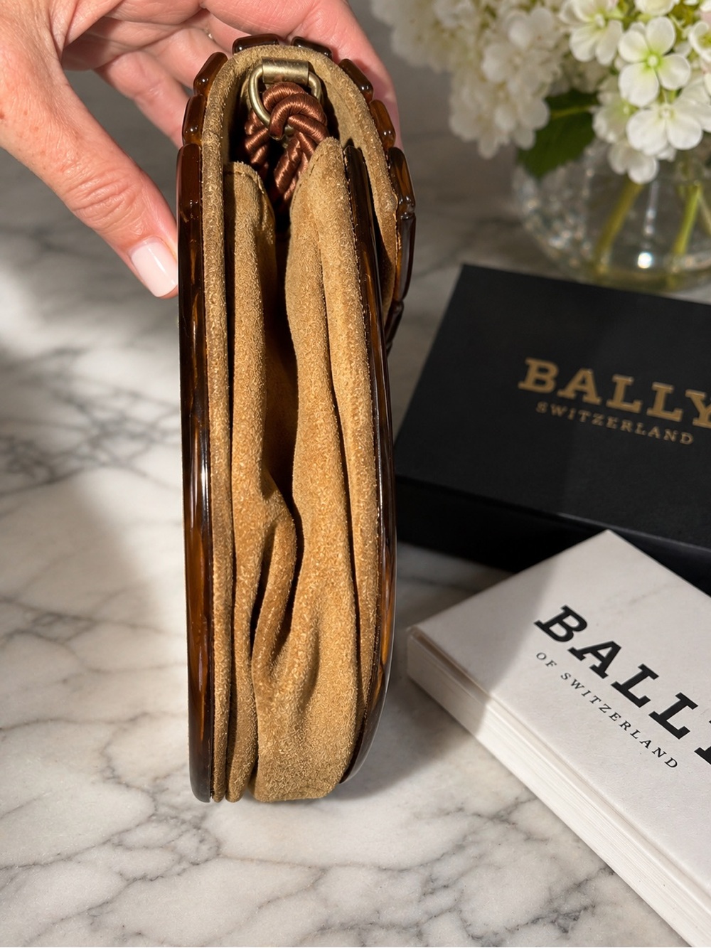 Vintage | Bally Brown Suede Lucite Acrylic Accordion Crossbody Bag | Rare - Picture 3 of 14
